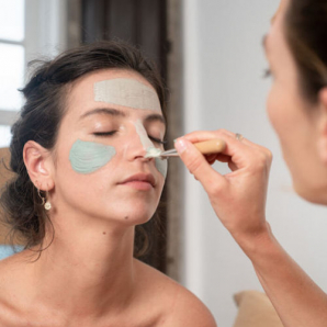 Große Poren: Wie kann man große Poren im Gesicht verkleinern? Unsere Lösungen.